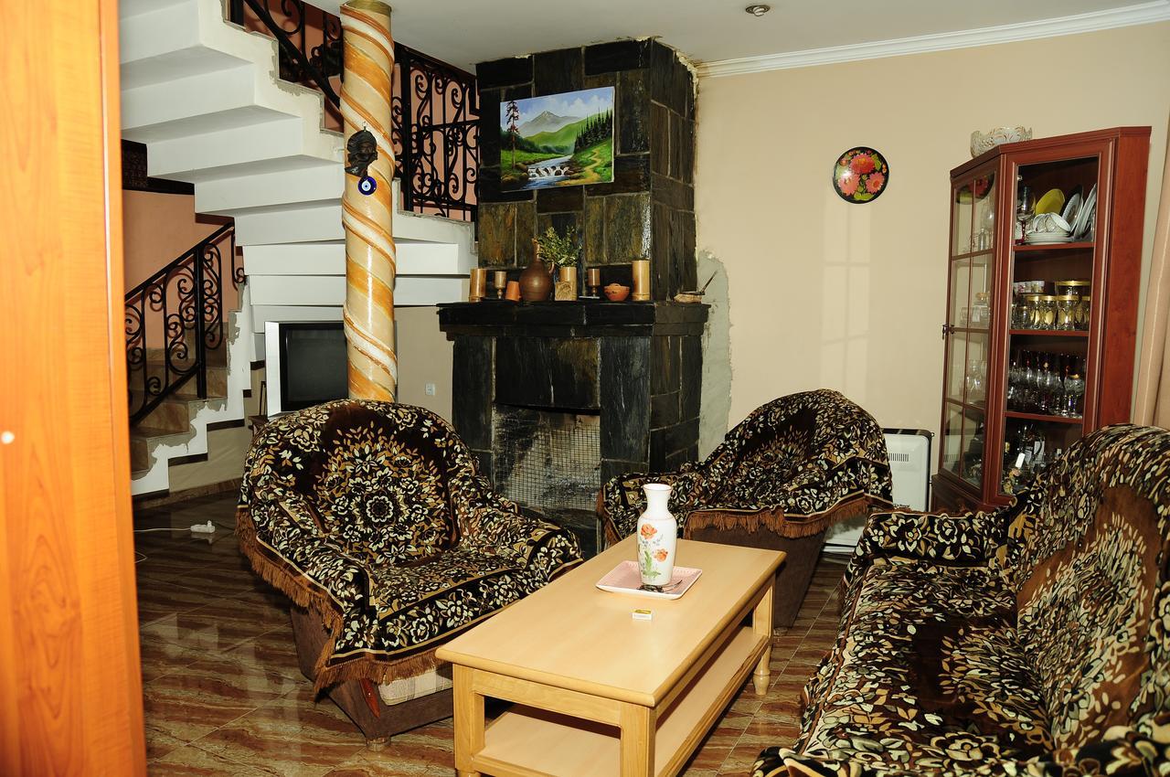 Sadgeri 2018 Hotel ภายนอก รูปภาพ